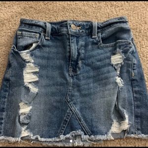 american eagle distressed denim skirt